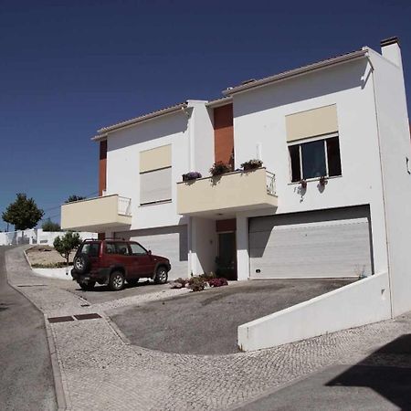 Quartos Confortaveis Em Casa Proximo Ao Mosteiro バターリャ エクステリア 写真