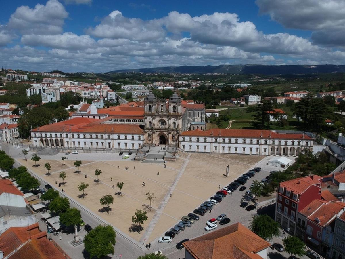 Quartos Confortaveis Em Casa Proximo Ao Mosteiro バターリャ エクステリア 写真