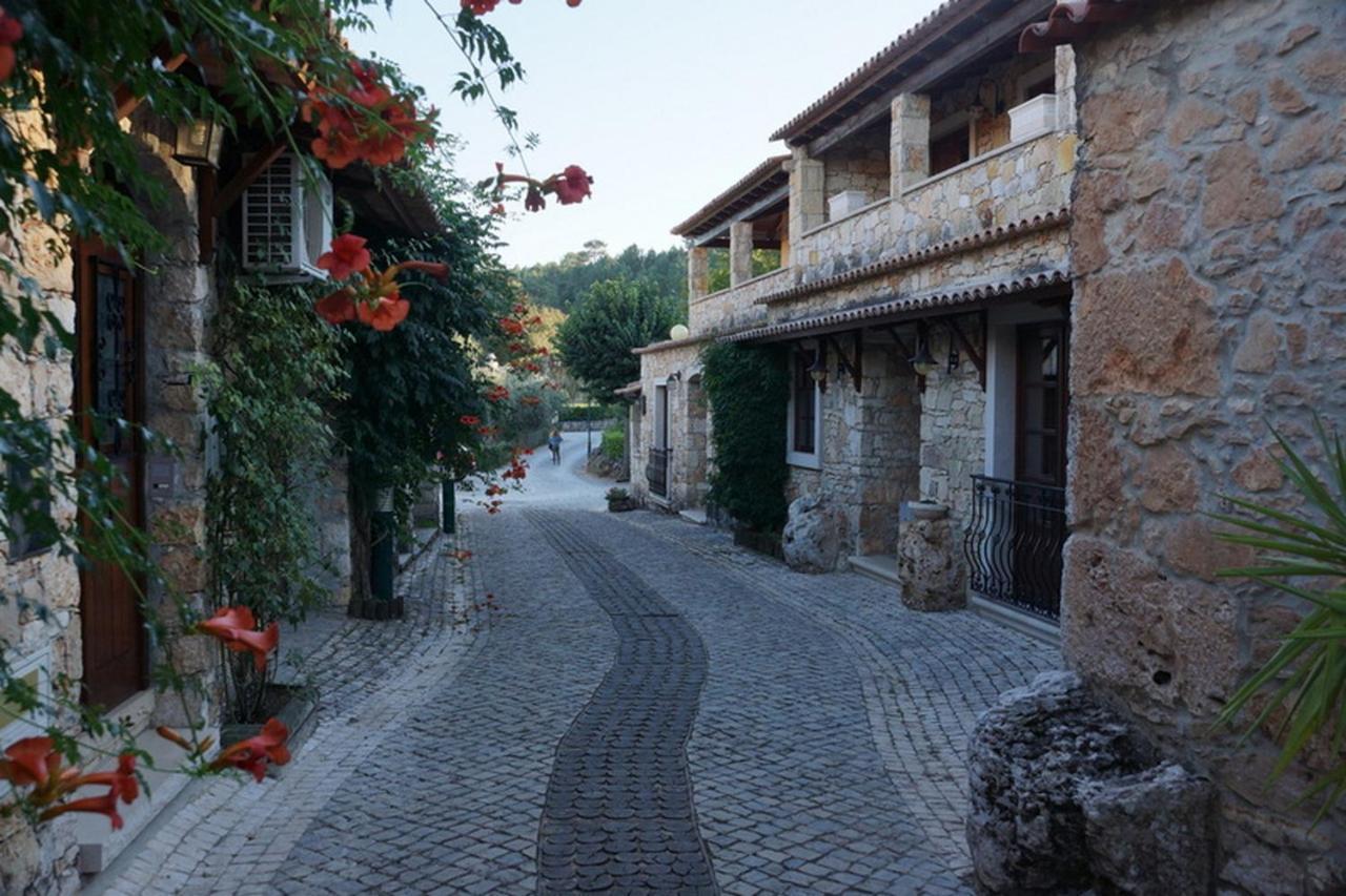 Quartos Confortaveis Em Casa Proximo Ao Mosteiro バターリャ エクステリア 写真