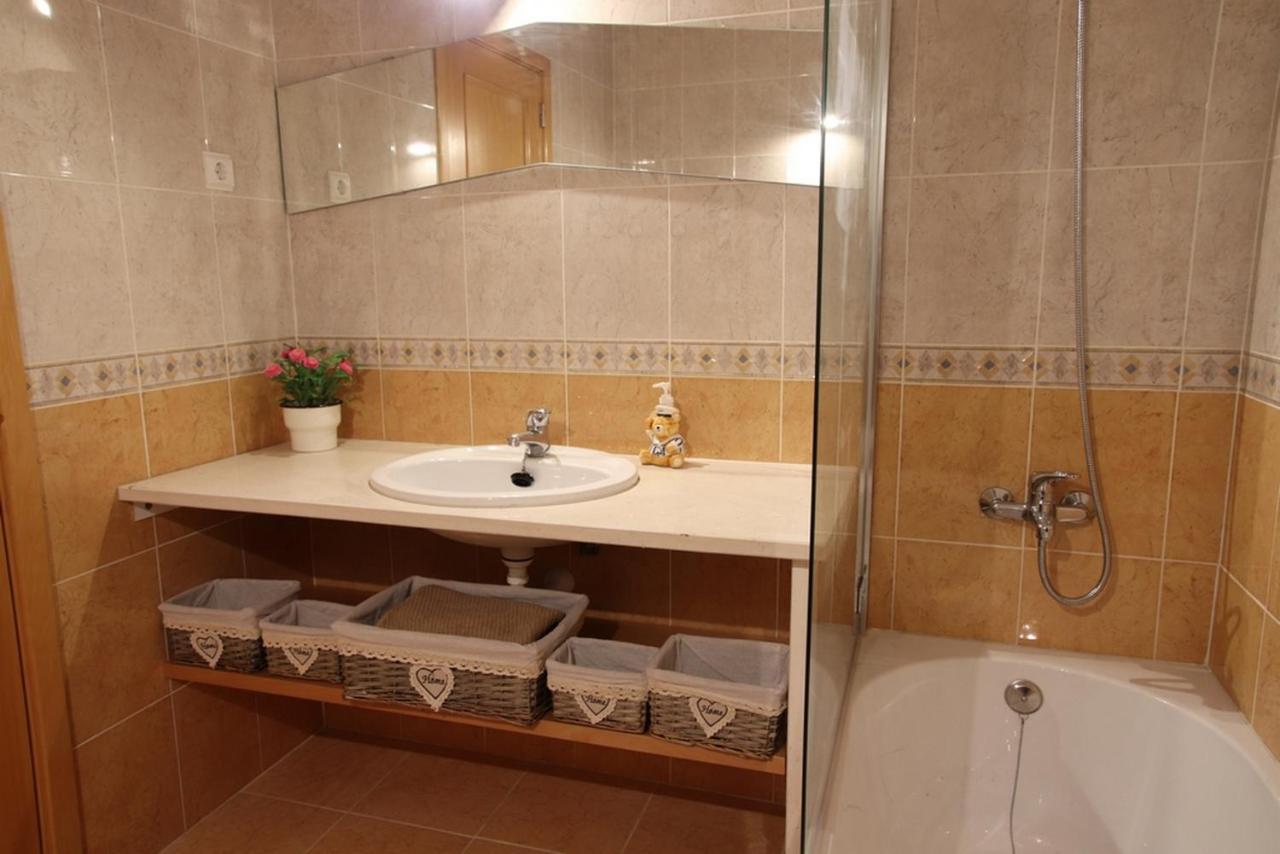 Quartos Confortaveis Em Casa Proximo Ao Mosteiro バターリャ エクステリア 写真