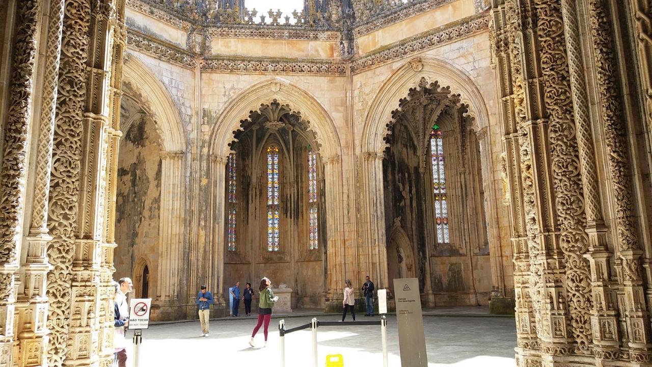 Quartos Confortaveis Em Casa Proximo Ao Mosteiro バターリャ エクステリア 写真