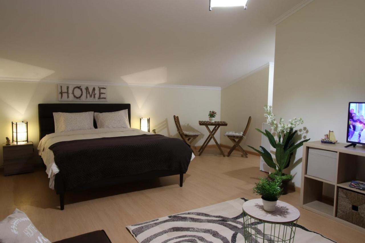 Quartos Confortaveis Em Casa Proximo Ao Mosteiro バターリャ エクステリア 写真