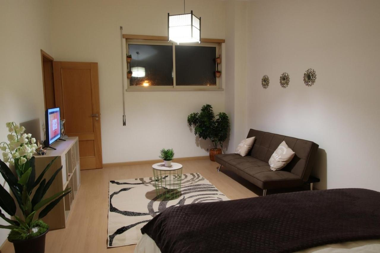 Quartos Confortaveis Em Casa Proximo Ao Mosteiro バターリャ エクステリア 写真