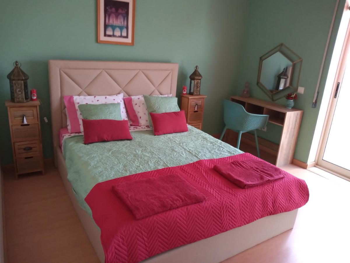 Quartos Confortaveis Em Casa Proximo Ao Mosteiro バターリャ エクステリア 写真