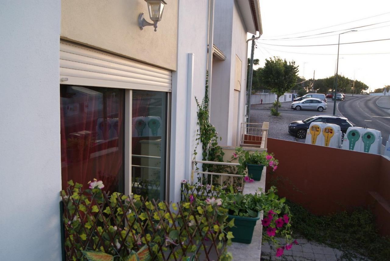 Quartos Confortaveis Em Casa Proximo Ao Mosteiro バターリャ エクステリア 写真
