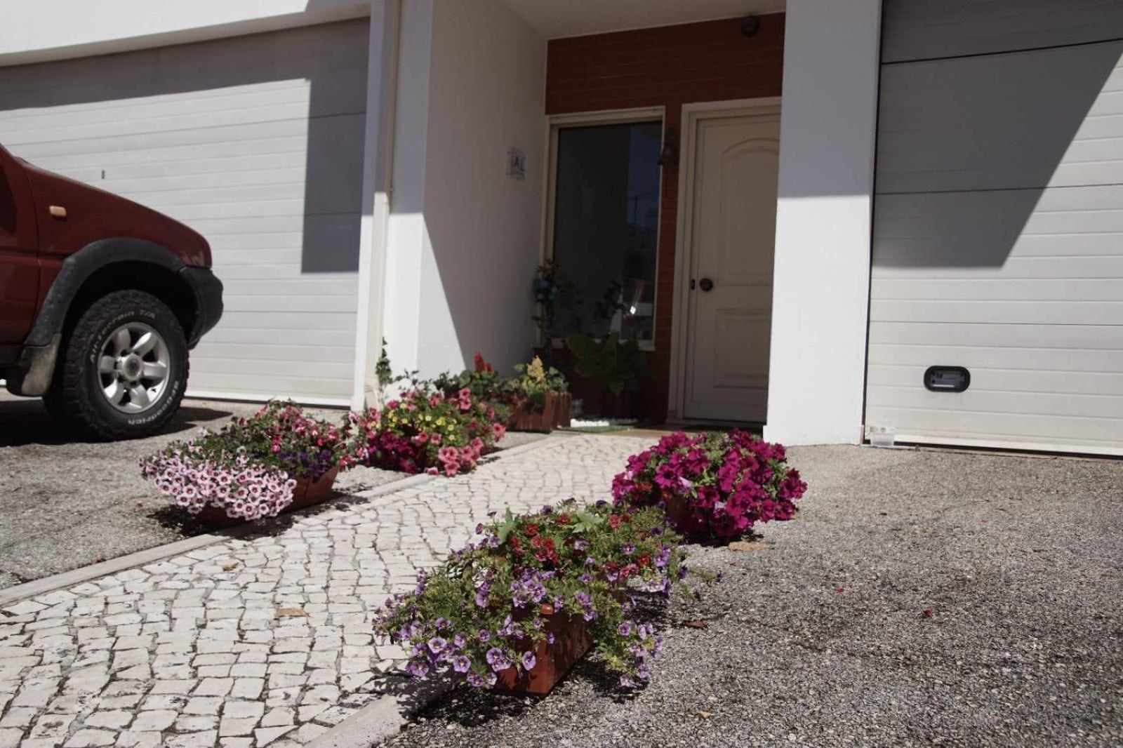 Quartos Confortaveis Em Casa Proximo Ao Mosteiro バターリャ エクステリア 写真